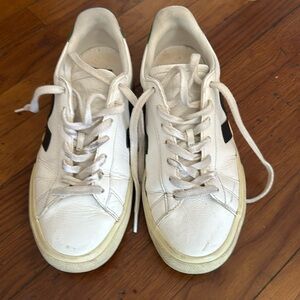 Veja sneakers in good condition, looks great with anything!